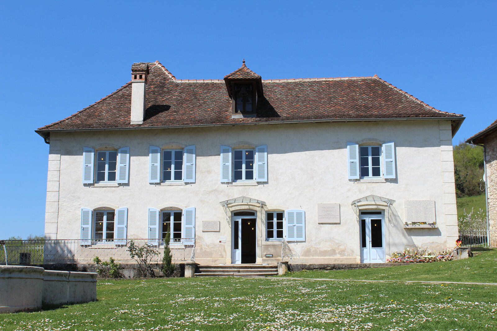 The house and its grounds
